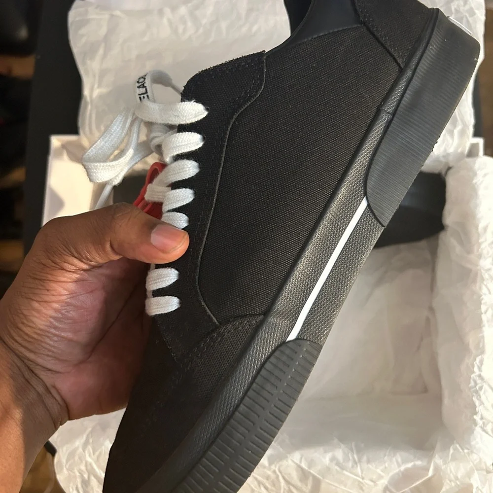 Off-White - Picture 4 of 9